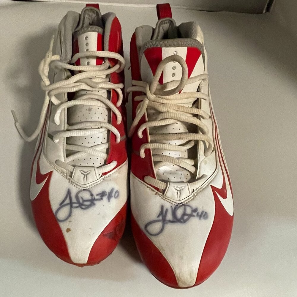 Autographed Kansas City Chiefs Player-Worn Nike Football Cleats Size 11
